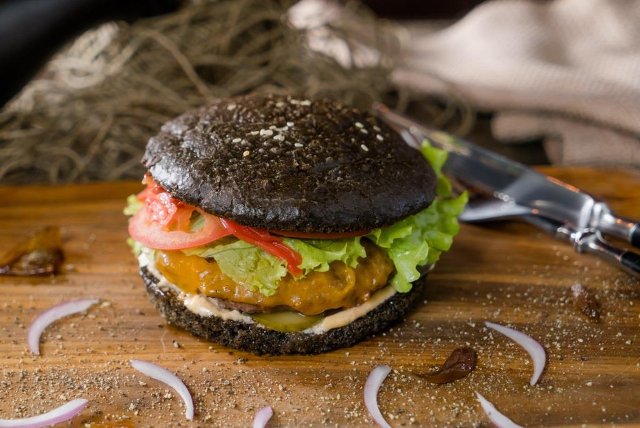 ХИЩNIK Стейкs & Burgers