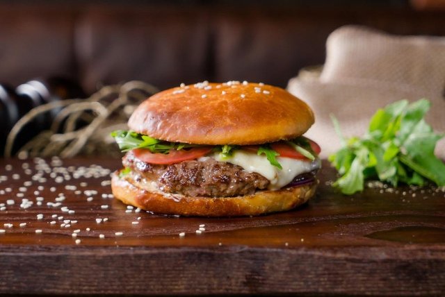 ХИЩNIK Стейкs & Burgers